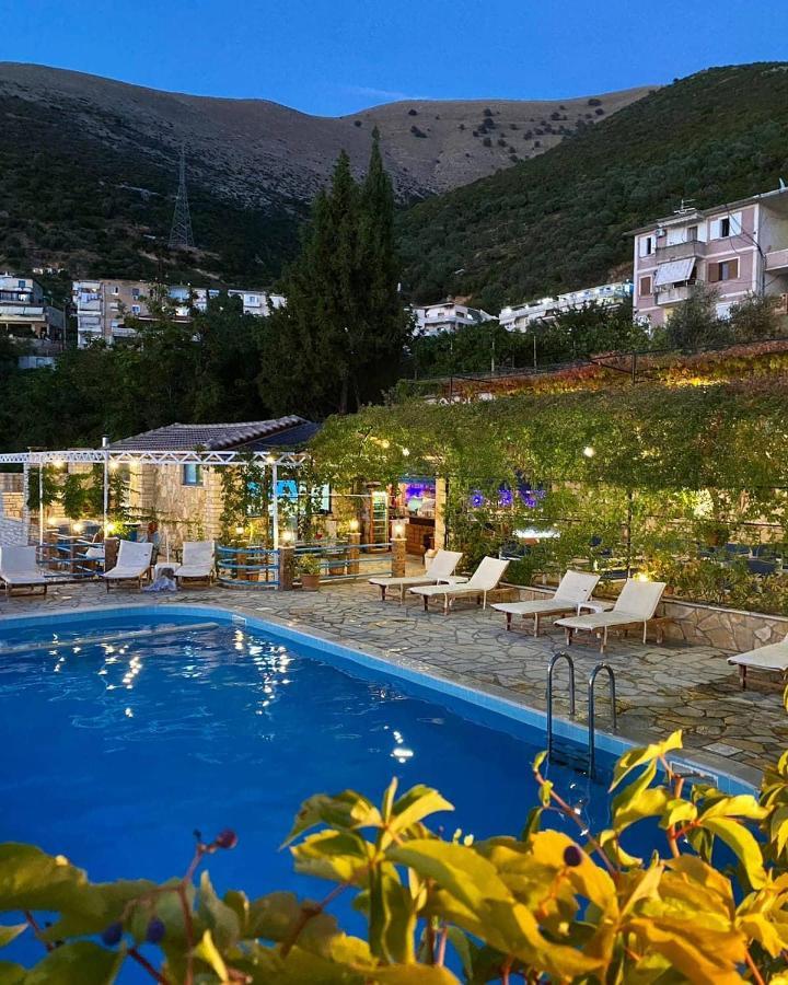 Itaka Hotel Lukova Exterior foto