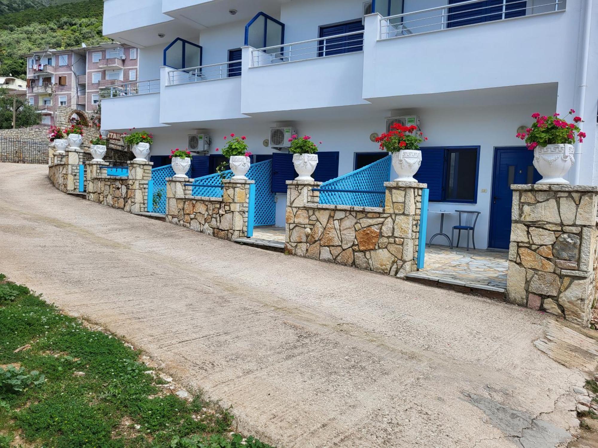 Itaka Hotel Lukova Exterior foto
