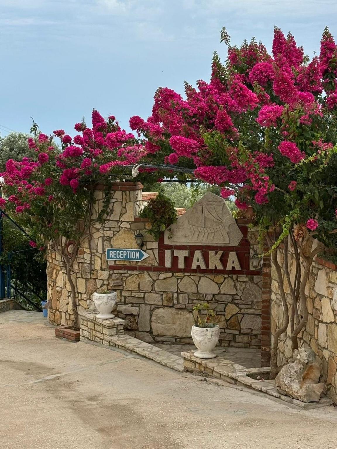 Itaka Hotel Lukova Exterior foto